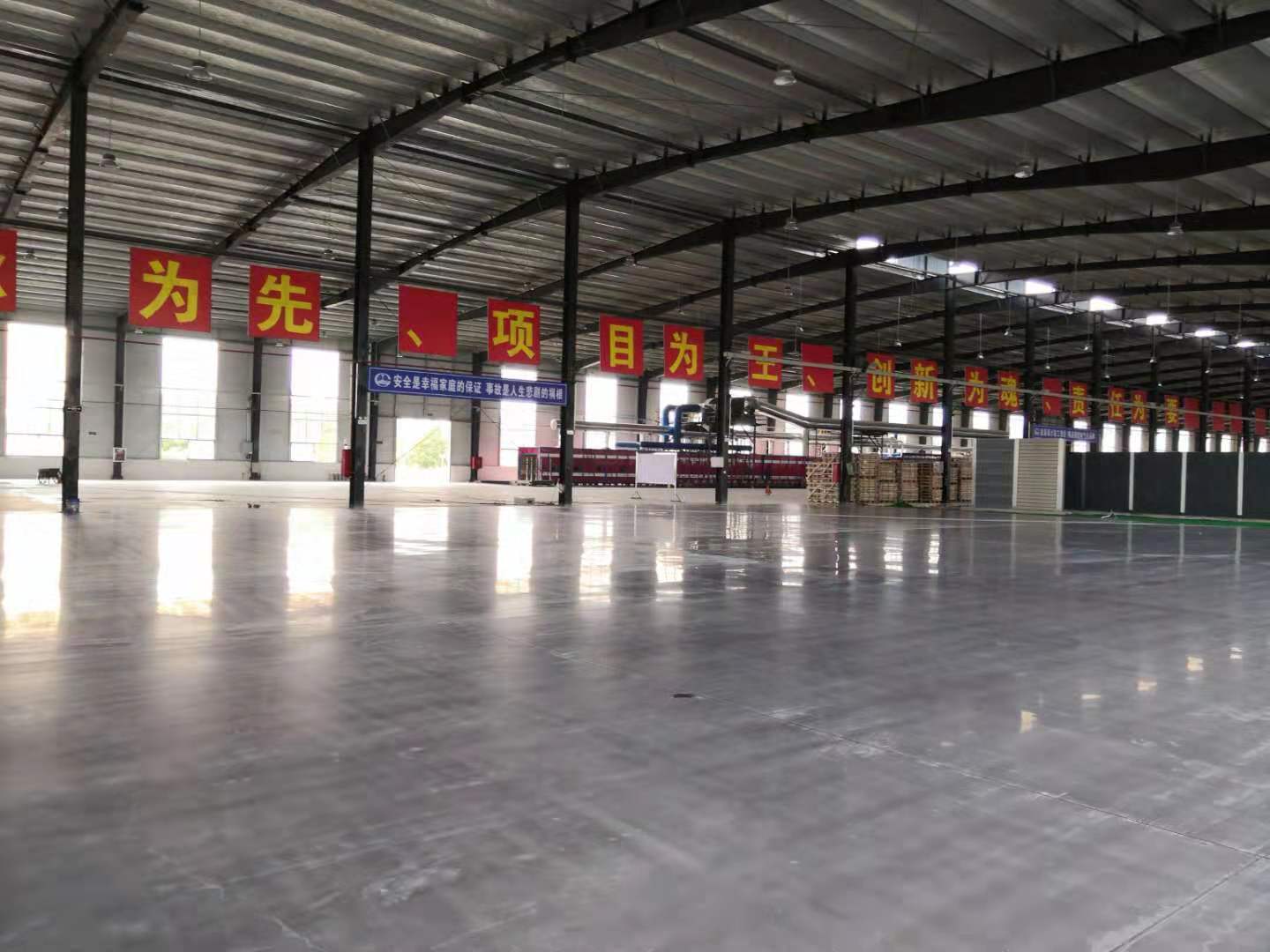 不发火防爆地坪，构建化工企业的安全屏障
