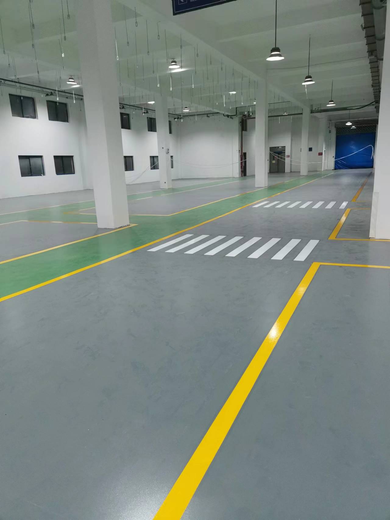 地坪施工暗藏门道:自己刷漆还是找专业施工队?